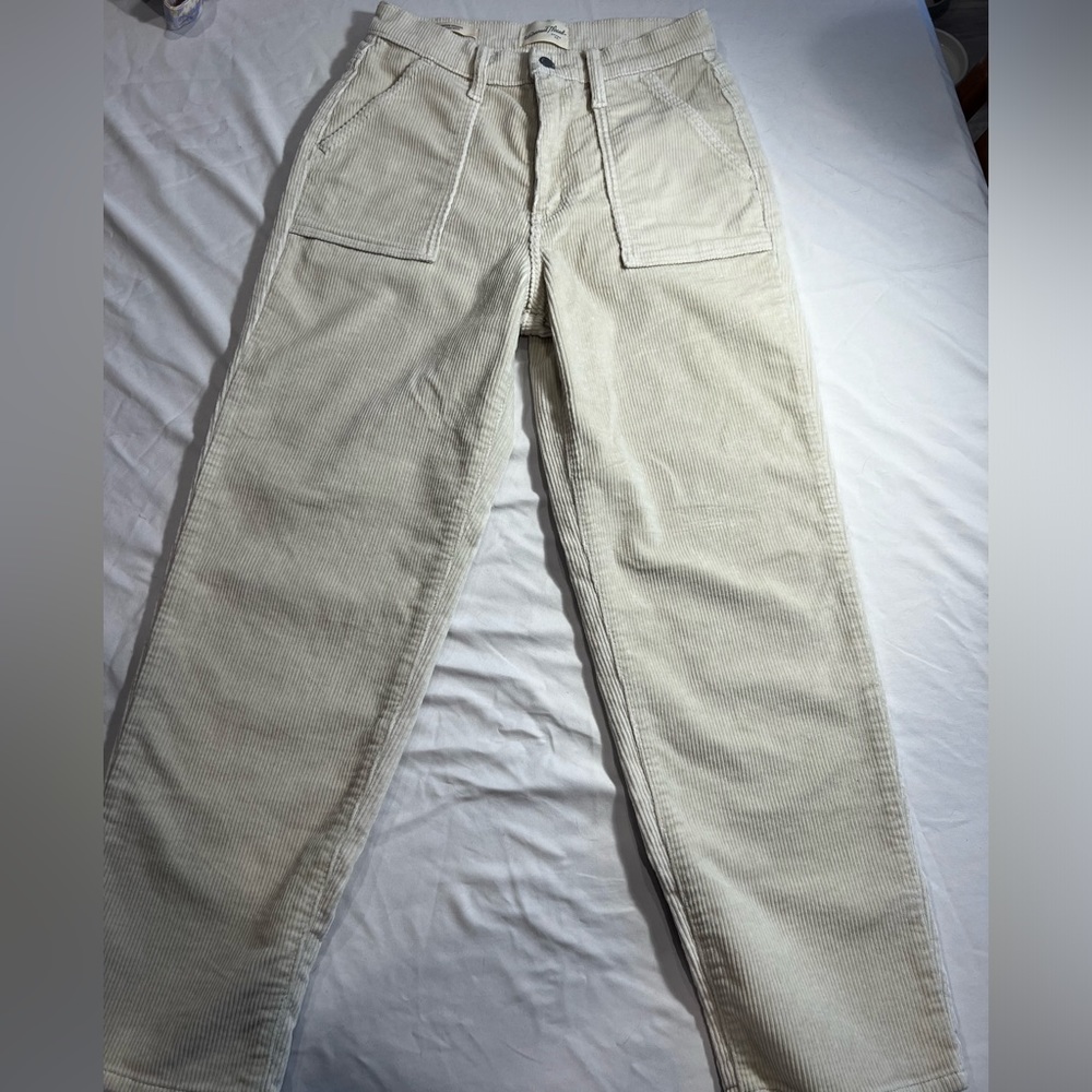 Straight leg, corduroy pants. Off white